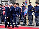 Prezident Petr Pavel a finský prezident Alexander Stubb p�i uvítacím...