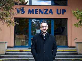 �Lidé u� necht�jí ka�dý den maso, velké porce. Zájem je o leh�í pokrmy,...