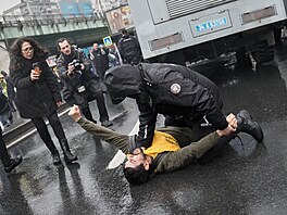 Oslavy Svátku práce ve sv�t�. Na snímku protest v Istanbulu. (1. kv�tna 2026)