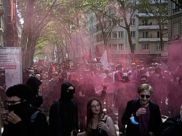 Oslavy Svátku práce ve sv�t�. Na snímku protest v Pa�í�i. (1. kv�tna 2026)
