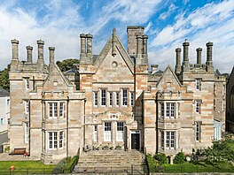 Zapome�te na chladné cely. V anglickém m�st� Berwick-upon-Tweed se otev�ely...