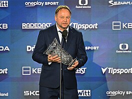 Karlovarský Pavel Patera p�ebral cenu pro nejlep�ího trenéra na vyhlá�ení...