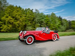 55. ro�ník Rallye K�ivonoska - motocykl� a automobil� vyrobených do roku 1945,...