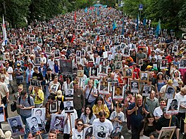 Vzpomínkové ceremoniály se konaly také v kaza�ském m�st� Almaty. (9. kv�ten...