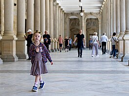 Láze�ské domy, kolonády a v�ídlo v Karlových Varech na za�átku sezony 2026. Na...
