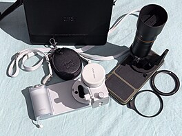 Oppo Find X9 Ultra a Vivo X300 Ultra s jejich fotografickým p�íslu�enstvím