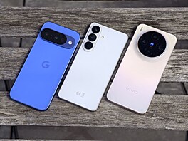 Google Pixel 10, Samsung Galaxy S26 a Vivo X300