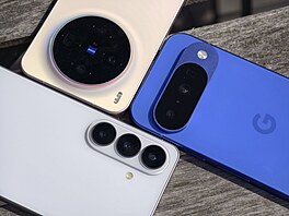 Google Pixel 10, Samsung Galaxy S26 a Vivo X300