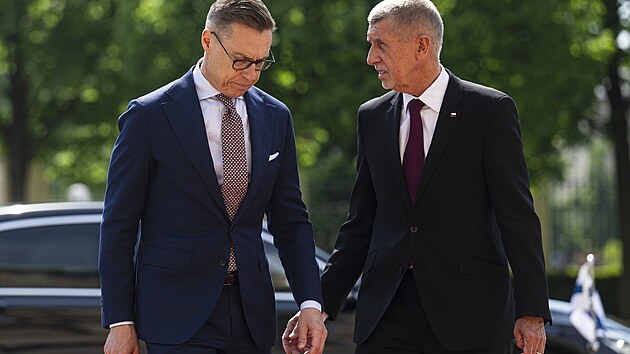 Finský prezident se setkal s Babišem. Proberou obranu, pak promluví na konferenci