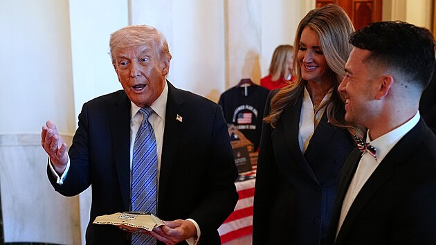 Prezident Donald Trump na setk�n� s majiteli mal�ch podnik� v B�l�m domu ve Washingtonu (4. kv�tna 2026 )