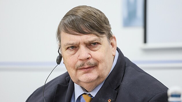 Fraška a karikatura, kritizuje šéf sudetských Němců usnesení české koalice