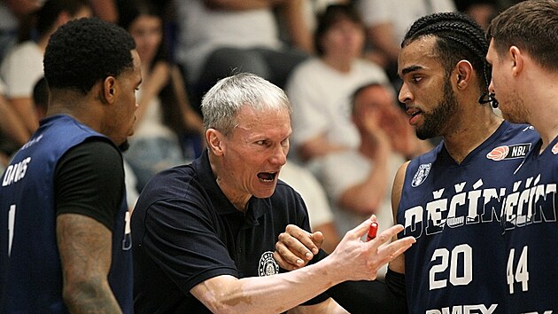 Basketbol: Děčín antrenörü Tomáš Grepl, değişikliklerin daha erken gelmesi gerektiğini söylüyor