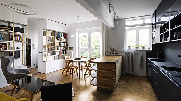 Do posledn� chv�le ladili architekti a majitel� v jedn� osob� v�echny detaily, aby byl v�sledek jejich pr�ce na prvn� pohled dokonal�. 