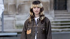 Krasobrusla�ka Alysa Liuová p�i p�ehlídce podzimní kolekce Louis Vuitton b�hem...