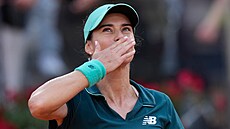 Rumunská tenistka Sorana Cirsteaová slaví skalp sv�tové jedni�ky Aryny...
