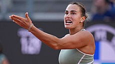 Sv�tová jedni�ka Aryna Sabalenková se vzteká.