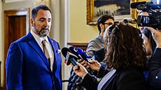 Vláda projednává op�tovné zavedení EET pro restaurace, obchodníky,...