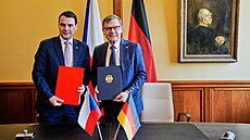 �eský ministr zahrani�í Petr Macinka a n�mecký ministr zahrani�í Johann...