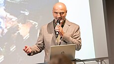 Sdru�ení Aréna Zlín uspo�ádalo ve�ejnou diskusi v Ba�ov� institutu. Jejím...