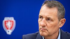 Carlos Clos Gómez, nový p�edseda komise rozhod�ích FA�R, na tiskové konferenci.