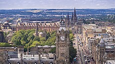 Hlavním m�stem Skotska je Edinburgh, seversky strohá metropole zahalená...