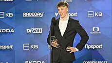Liberecký Tomá� Galvas p�ebral cenu pro nejlep�ího obránce na vyhlá�ení...
