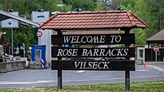 �Vítejte v Rose Barracks Vilseck� � tak zní nápis u vchodu do americké základny...