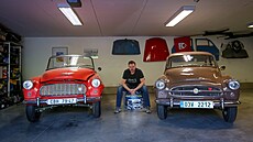 Prezident Veterán Car Clubu (VCC) �eské Bud�jovice Ond�ej Kouba se svými vozy....