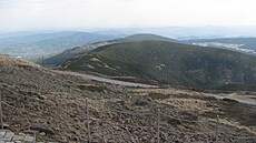 Pohled ze Sn�ky sm�rem k Pomezním boudám (4. kv�tna 2026).