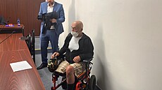 �esta�edesátiletý V. L. u Krajského soudu v Plzni. (5. kv�tna 2026)
