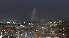 Izrael poprvé od za�átku p�ím��í 17. dubna bombardoval ji�ní p�edm�stí Bejrútu....