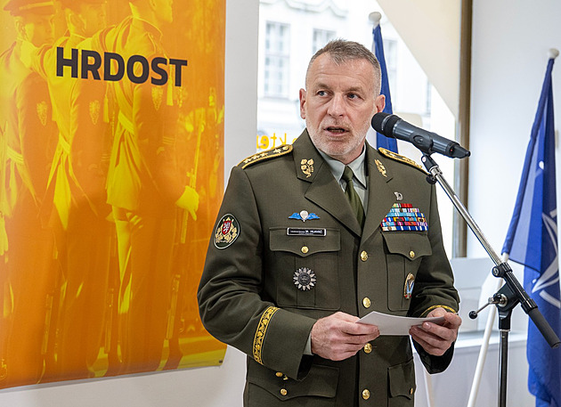 Řehku v čele armády vystřídá Hlaváč. Zůna řekl, proč pro něj nehlasoval
