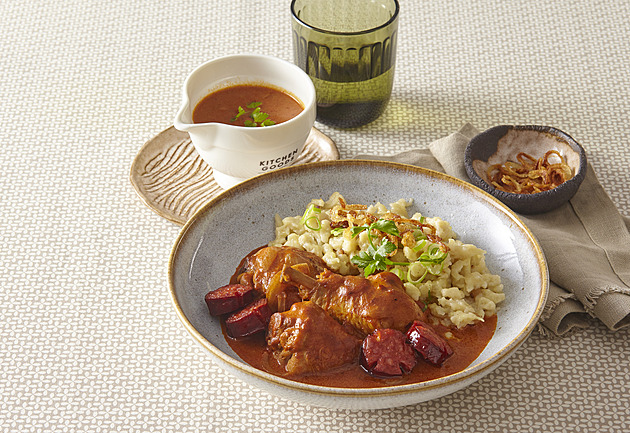 Chlapské kuře na paprice s klobásou: Vylepšený recept na českou klasiku