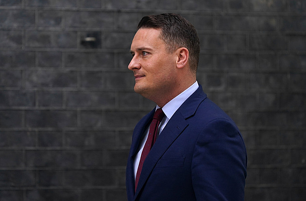 Ministr zdravotnictví Streeting oznámil rezignaci, chce vystřídat Starmera