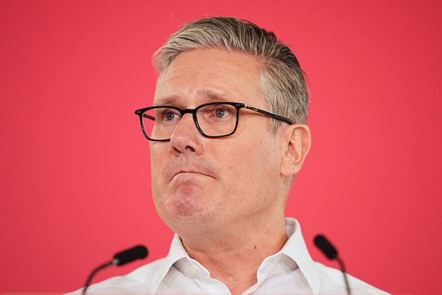 Starmer's popularity plummets. He is facing pressure from fellow party members to resign