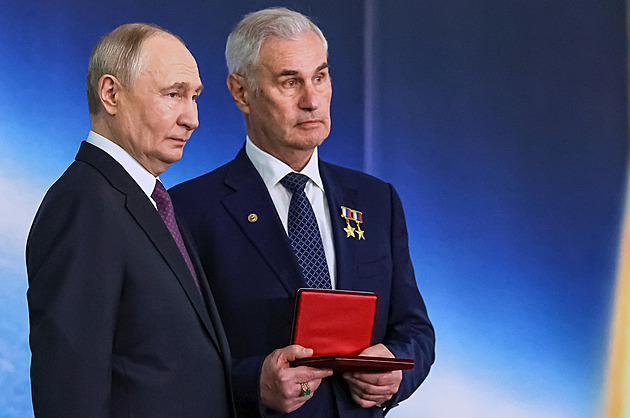 Budeme dál vyvíjet zbraně, jež překonají všechnu protiraketovou obranu, řekl Putin