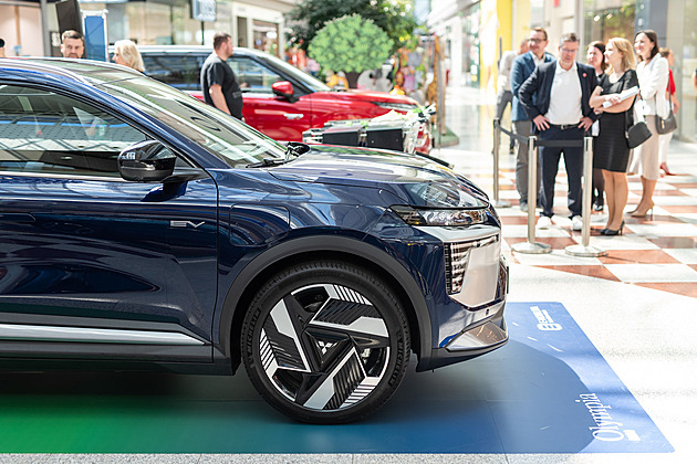Dvě české předpremiéry v brněnském obchodě. Nové elektrovozy hvězdami výstavy