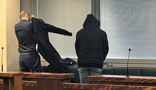 Už se neusměje. Z krutého týrání miminka viní jeho matku, lékař nic nezaznamenal Už se neusměje. Z krutého týrání miminka viní jeho matku, lékař nic nezaznamenal