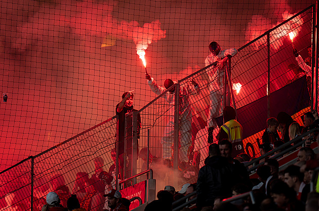 Rozpoznávání obličejů i tvrdší tresty. Jaké změny na fotbale po derby plánují politici Rozpoznávání obličejů i tvrdší tresty. Jaké změny na fotbale po derby plánují politici