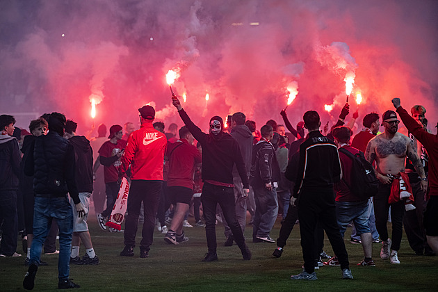 Omluva i podání rukou. Tvrdík s Čuprem po zničeném derby: Společně situaci zlepšíme