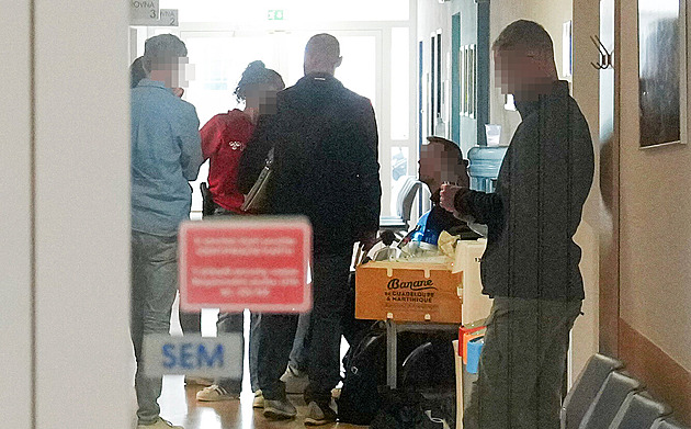 Úplatky, padělání lékařských zpráv. Policie zasahuje v ÚVN, zadržela 11 lidí Úplatky, padělání lékařských zpráv. Policie zasahuje v ÚVN, zadržela 11 lidí
