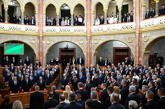 Maďarsko sestavilo novou vládu. Vznik kabinetu završily sliby ministrů Maďarsko sestavilo novou vládu. Vznik kabinetu završily sliby ministrů
