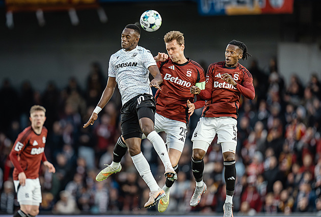 ONLINE: Sparta - Plzeň 0:0, hosté v první půli aktivnější. Sojka trefil horní tyč ONLINE: Sparta - Plzeň 0:0, hosté v první půli aktivnější. Sojka trefil horní tyč