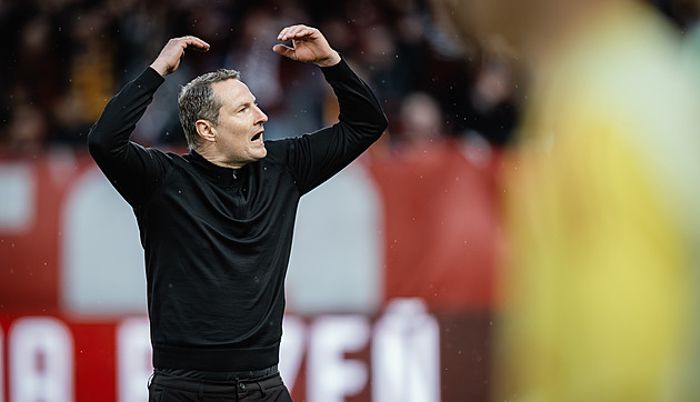 Po derby dostal volno, pak opět vynuloval Plzeň. Surovčík má můj respekt, řekl kouč