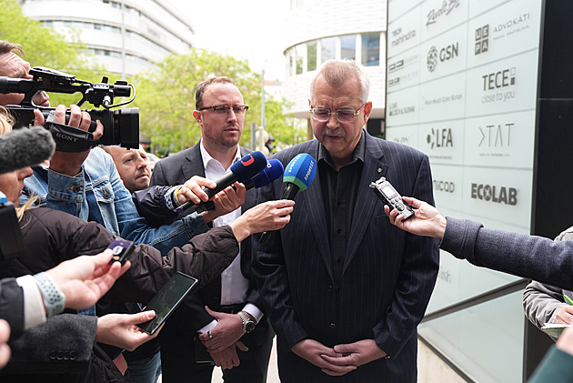 Tvrdík vzkázal fanouškům, ať se přihlásí na policii. Slušným chce tresty zmírnit Tvrdík vzkázal fanouškům, ať se přihlásí na policii. Slušným chce tresty zmírnit