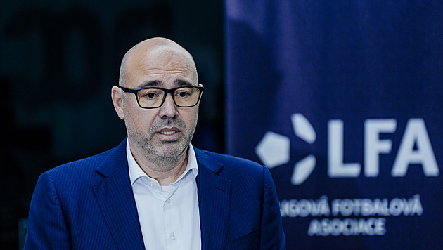 Chceme obnovit důvěru v český fotbal, říká Čupr. Komisi objasňoval stav Surovčíka Chceme obnovit důvěru v český fotbal, říká Čupr. Komisi objasňoval stav Surovčíka