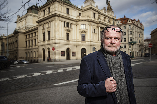 Jakmile se dostanete doktorům do rukou, už vás jen tak nepustí, říká Igor Bareš Jakmile se dostanete doktorům do rukou, už vás jen tak nepustí, říká Igor Bareš