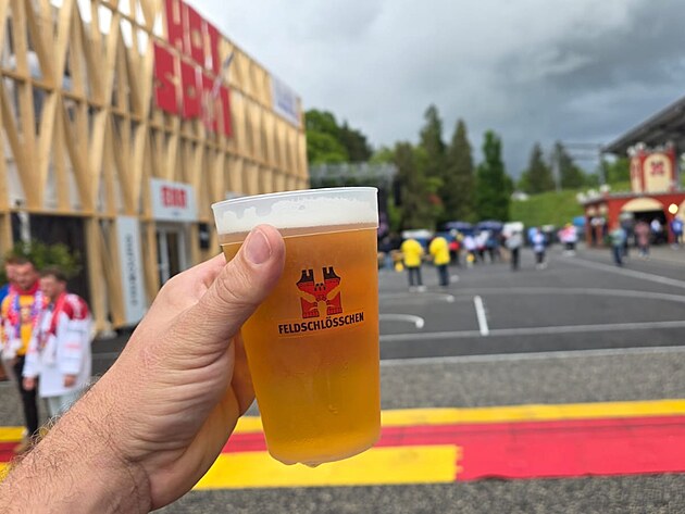 M�stn� pivo z pivovaru Feldschl�sschen ale �e�i neodsuzuj�. Za 4 deci daj�...