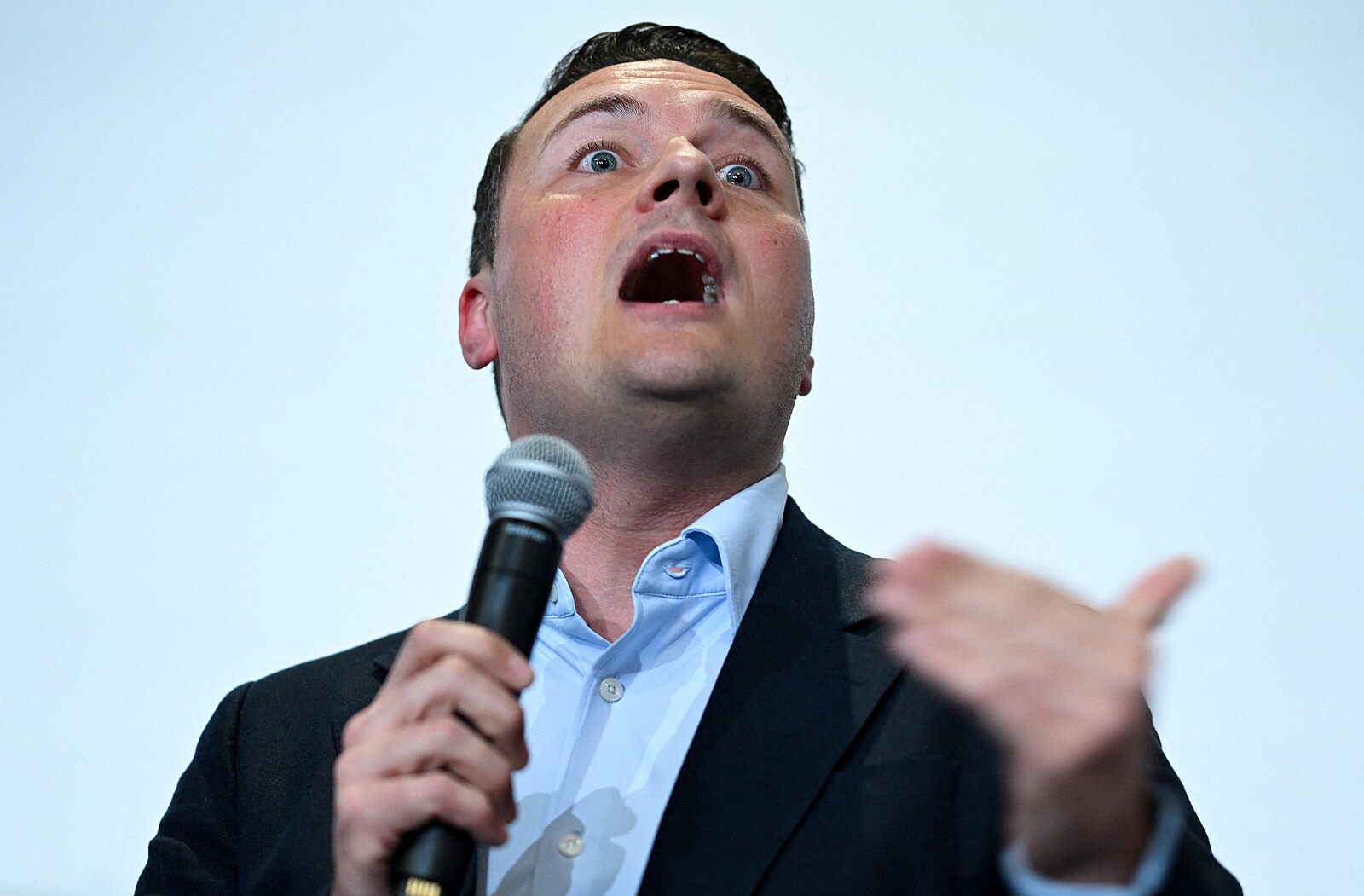 Brexit je katastrofální chyba, měli bychom se do EU vrátit, míní Starmerův vyzývatel