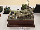 IDF Heavy Armored Personnel Carrier Achzarit � Holky na nákupu